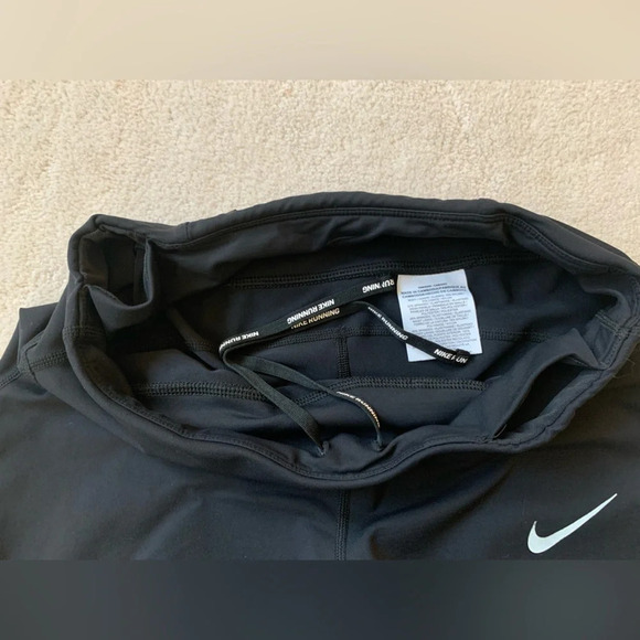 NIKE Dri-Fit Cropped Athletic cropped pants/ leggings. 
Leggings, size M vvv - Picture 9 of 15